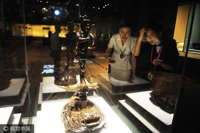 Cận cảnh gần 400 cổ vật Trung Quốc cực giá trị