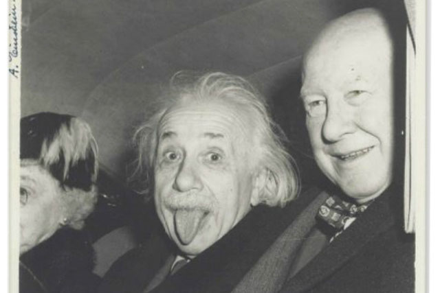 Bán đấu giá bức ảnh "siêu hài hước" của Albert Einstein