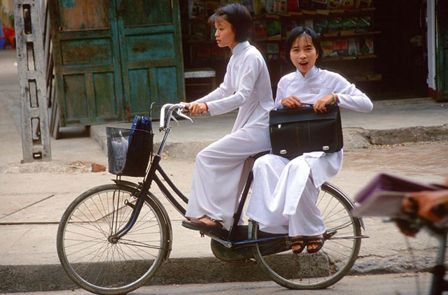 Hình ảnh để đời về phụ nữ Việt Nam thập niên 1990
