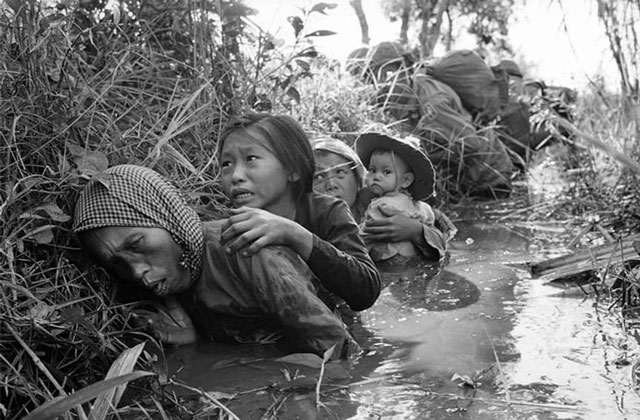 Loạt ảnh Chiến tranh Việt Nam khiến nhân loại nghẹn lòng