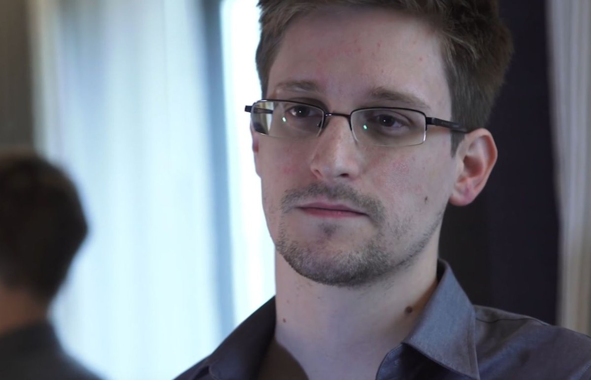 Edward Snowden viết ứng dụng giúp bảo vệ laptop