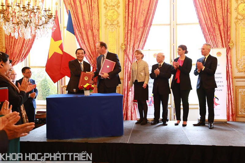 Việt Nam - Pháp hợp tác về công nghệ vũ trụ và sở hữu trí tuệ