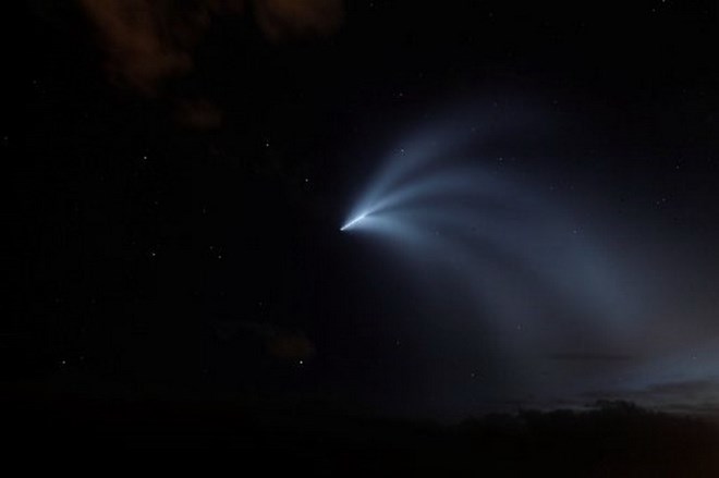 SpaceX phóng vệ tinh quan sát Trái Đất mang tên SAOCOMM 1A
