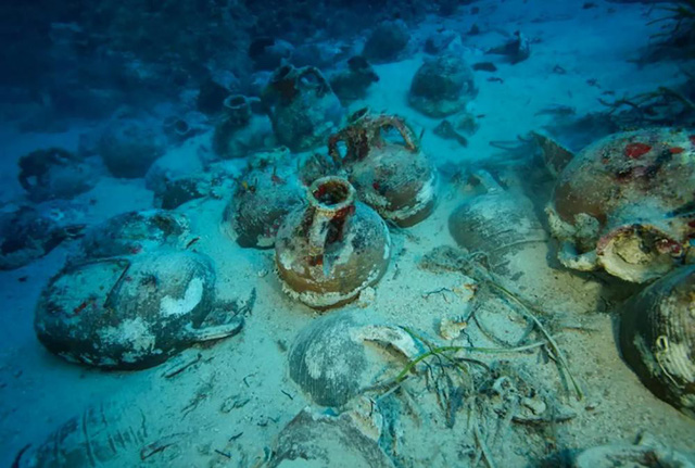 Hy Lạp: Phát hiện xác tàu đắm hơn 2.000 năm tuổi dưới đáy biển