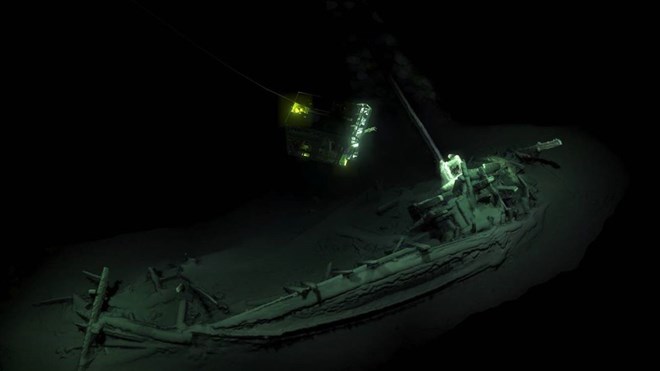 Xác tàu cổ nhất thế giới vẫn nguyên vẹn sau 2.400 năm dưới đáy biển