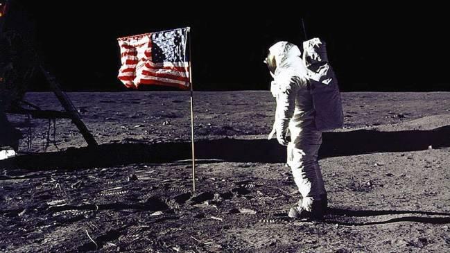 NASA sẽ đưa nữ phi hành gia lên Mặt trăng trong năm 2024