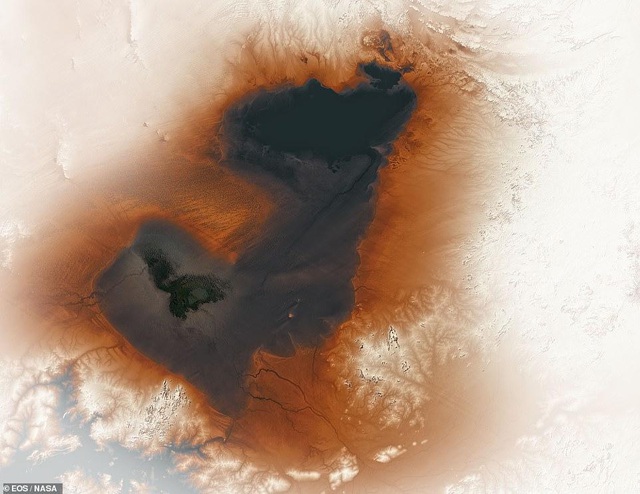Phát hiện dấu tích hồ nước cổ đại lớn nhất thế giới ở sa mạc Sahara